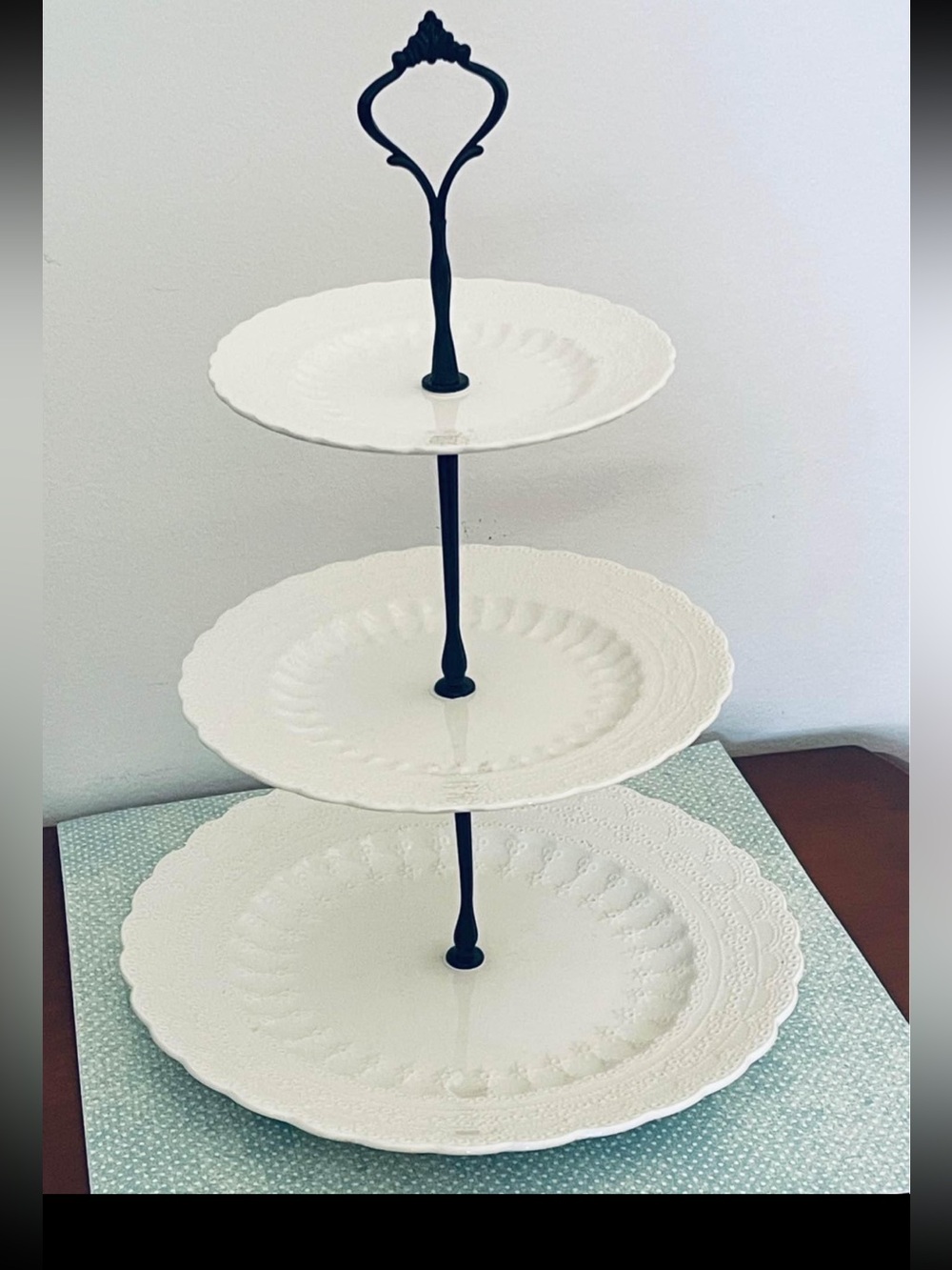 SPODES Jewel Copeland | 3-Tiered Cake Tray | 15" Hight
Made in England